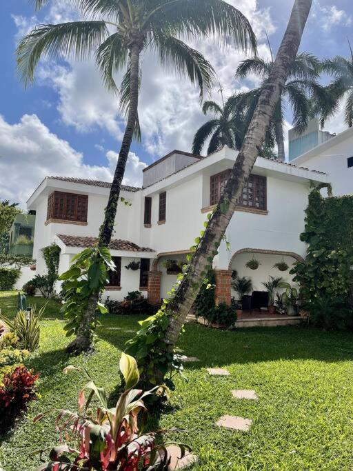 Beautiful Jungle House On A Strategic Location Cancun Exterior photo